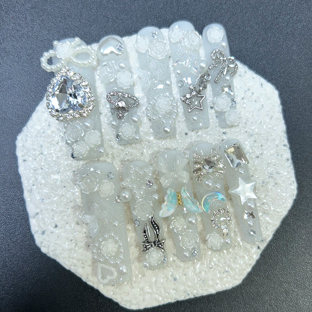 Nail Art Gliter - 10個入り キュートなジライ系ホワイトハンドメイドつけ爪 3Dボウスターローズラブダイヤモンドグリッターフェイクネイル スパイシーガール Y2K ロングネイルアート