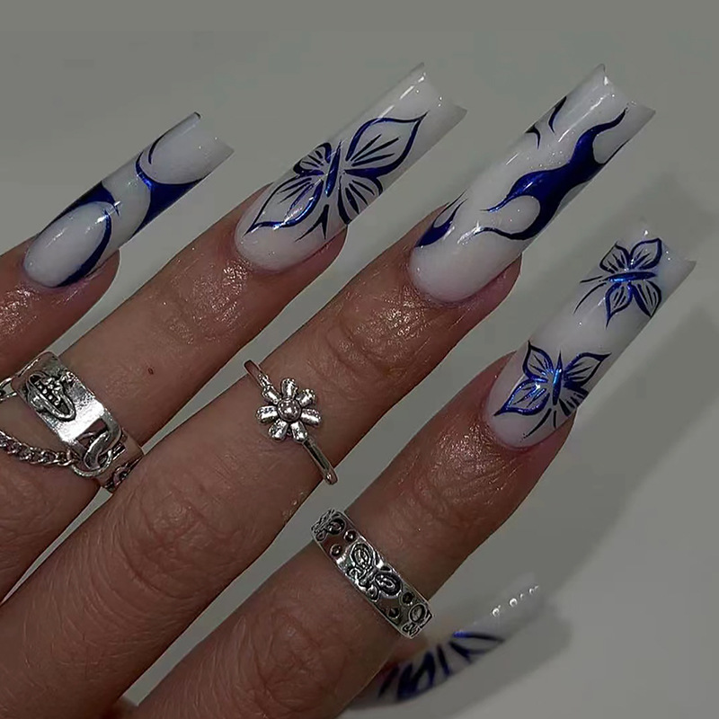 Nail Art Gliter - 24枚入り ロングコフィンスクエアヘッドフェイクネイル グリッター付きバレエブルーバタフライ装飾プレスオンネイル 取り外し可能な付け爪