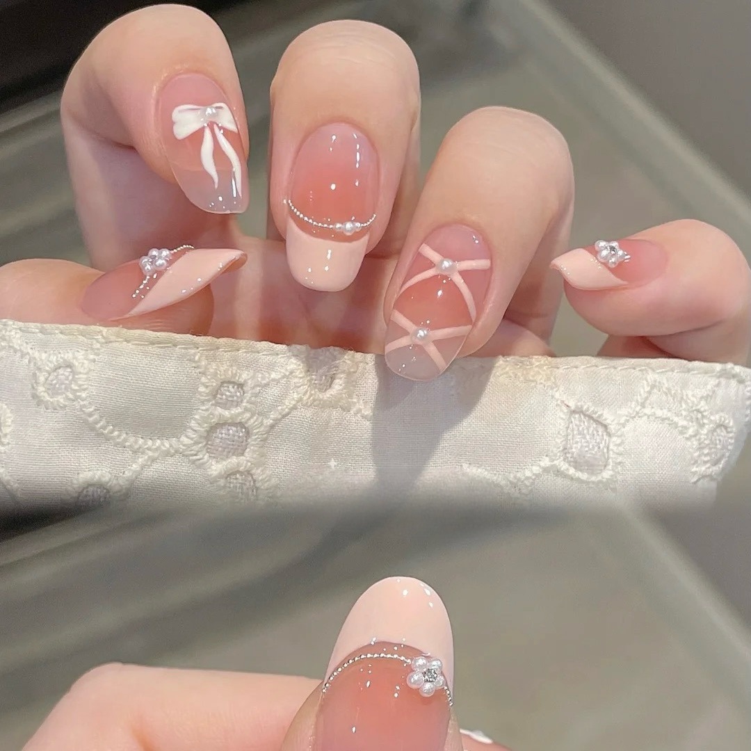10枚入り ホワイトフレンチピンクハートダイヤモンドマニキュ - Nail Art Pink のレビューと価格