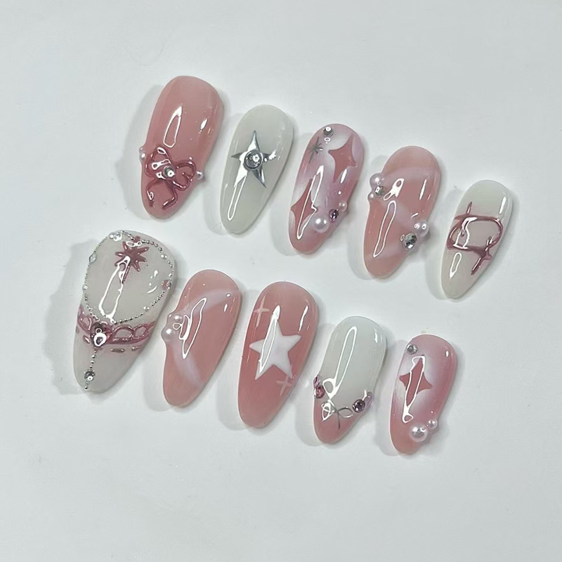 24枚入りショートアーモンドネイルセット、フルカバースターム - Nail Art Gliter のレビューと価格