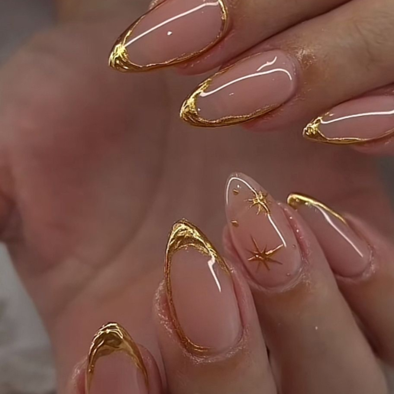 24枚入りショートアーモンドネイルセット、フルカバースターム - Nail Art Gliter のレビューと価格