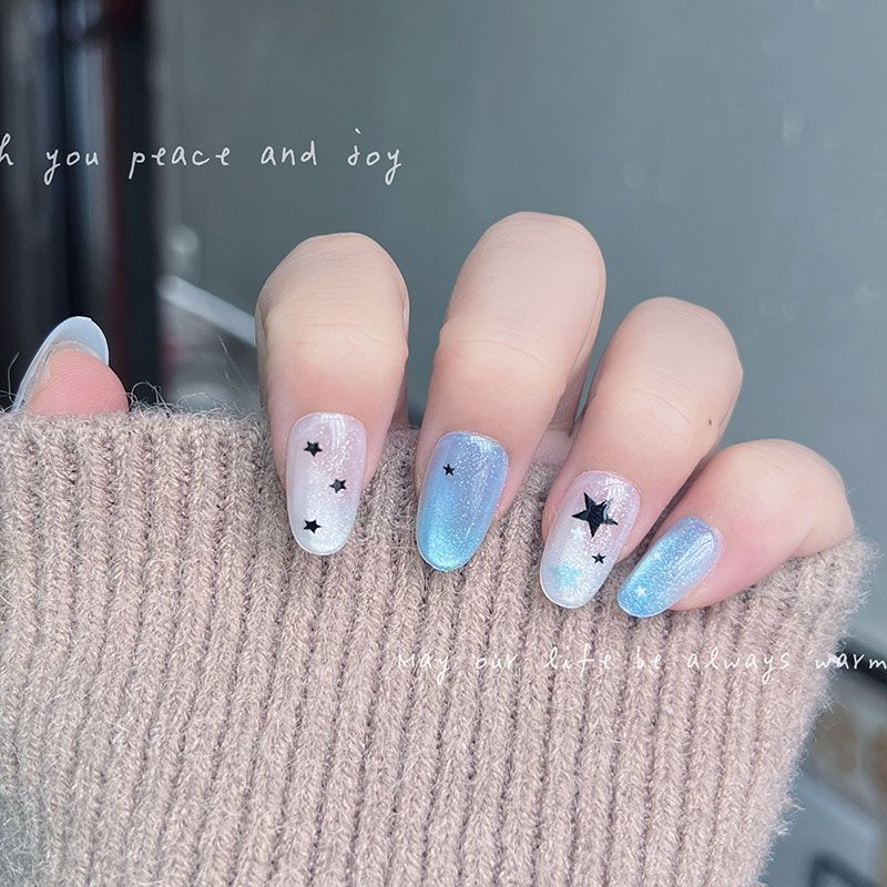 10枚入り ショートラウンドプレスオンネイル ブルーホワイト - Nail Art Gliter のレビューと価格