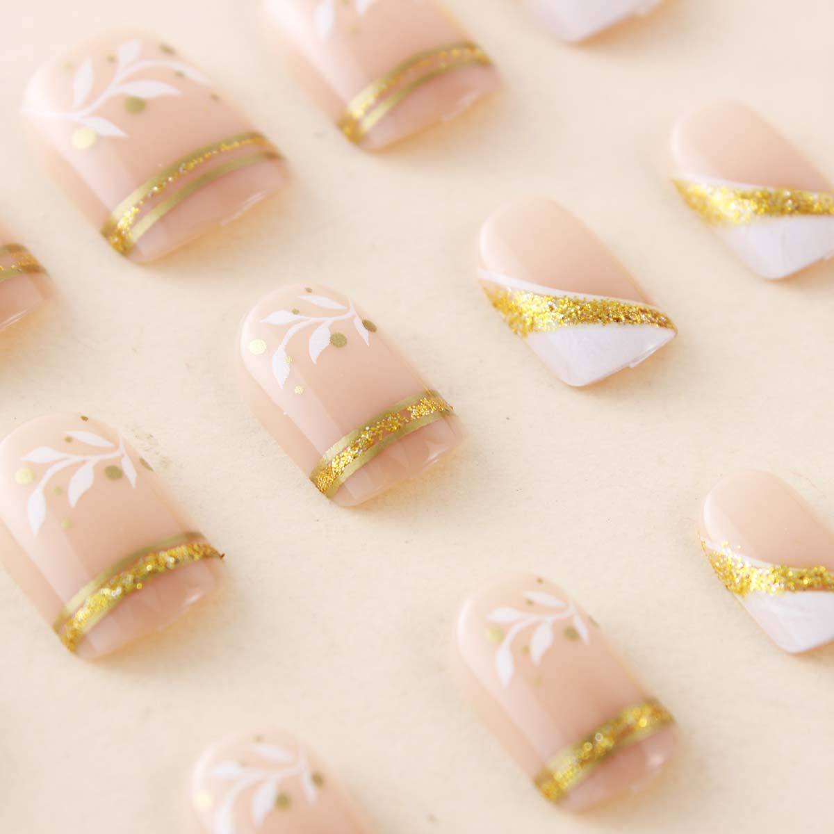 女性用ショートミディアムフェイクネイル、フレンチスクエアネイ - Nail Art Gliter のレビューと価格