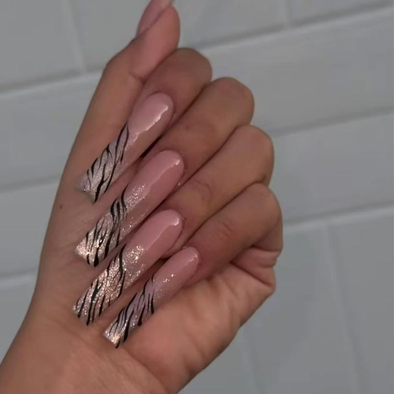 24枚入り ロングコフィン型 ペンタグラムラインストーン付き - Nail Art Gliter のレビューと価格