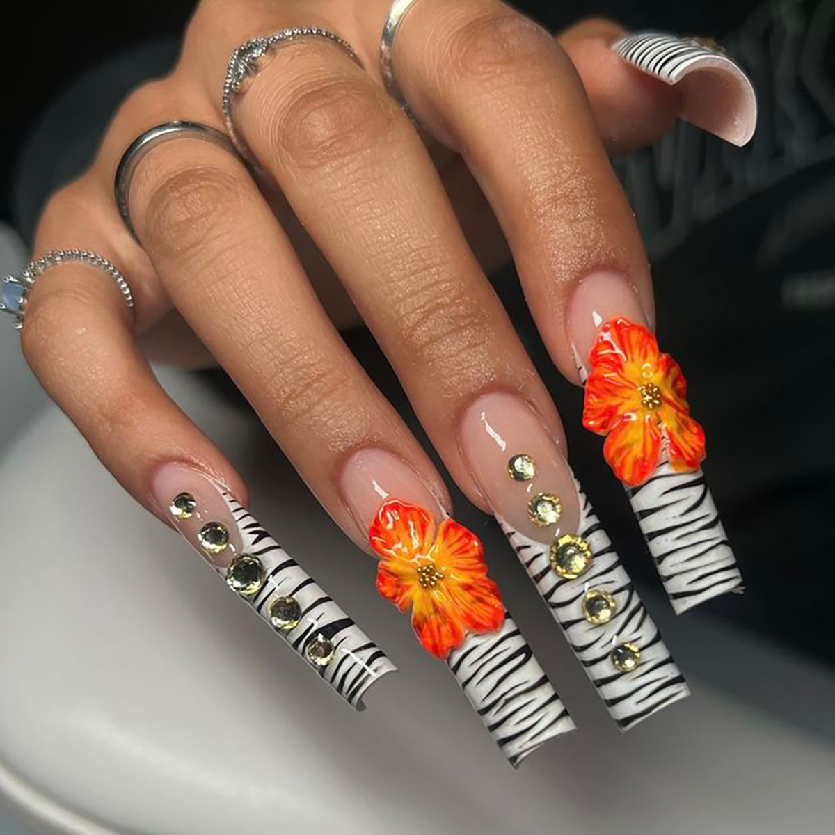 24枚入り ロングコフィン型 ペンタグラムラインストーン付き - Nail Art Gliter のレビューと価格