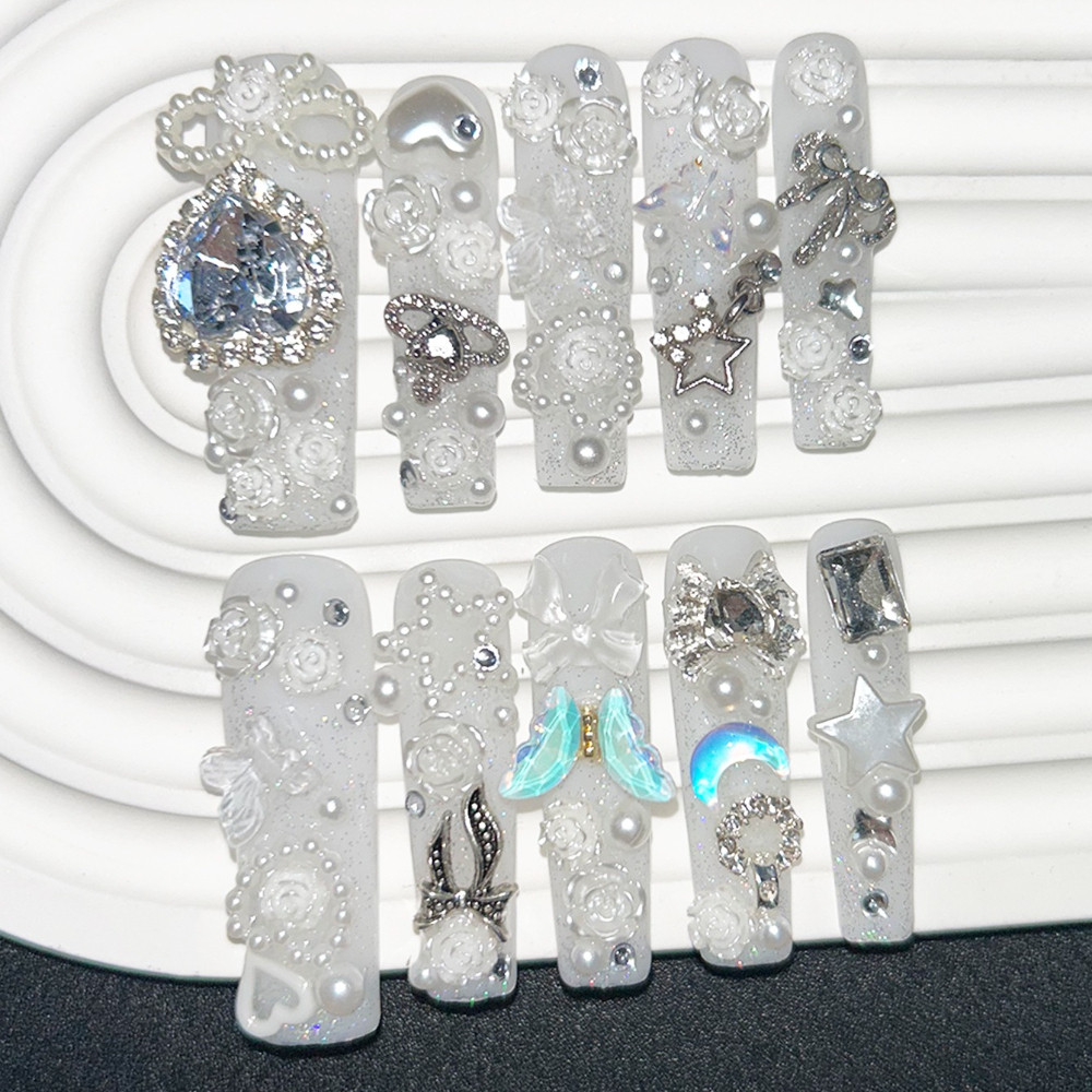 10個入り キュートなジライ系ホワイトハンドメイドつけ爪 3 - Nail Art Gliter のレビューと価格